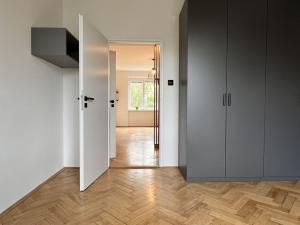 Pronájem bytu 2+1, Praha - Dejvice, Kafkova, 53 m2