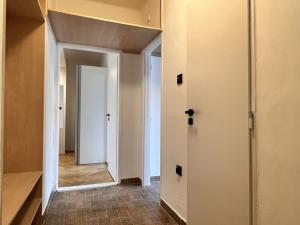 Pronájem bytu 2+1, Praha - Dejvice, Kafkova, 53 m2
