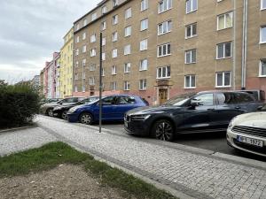 Pronájem bytu 2+1, Praha - Dejvice, Kafkova, 53 m2