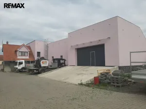 Pronájem obchodního prostoru, Měnín, 444 m2