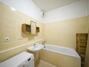 Pronájem bytu 2+kk, Praha - Kunratice, Za valem, 48 m2
