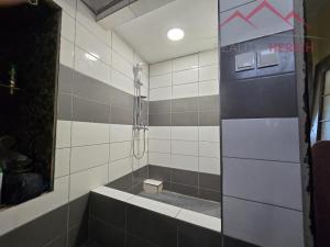 Prodej rodinného domu, Veletice, 200 m2