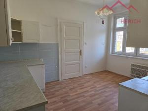 Prodej bytu 2+1, Chomutov, Křižíkova, 77 m2