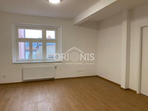 Pronájem bytu 2+kk, Kadaň, Mírové náměstí, 52 m2