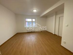 Pronájem bytu 2+kk, Kadaň, Mírové náměstí, 52 m2