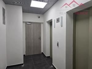 Pronájem bytu 1+kk, Chomutov, Žižkovo náměstí, 34 m2
