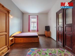 Prodej bytu 3+1, Nejdek, náměstí Karla IV., 107 m2