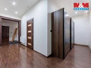 Prodej bytu 3+1, Nejdek, náměstí Karla IV., 107 m2