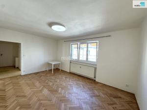 Pronájem bytu 1+1, Praha - Vinohrady, V Horní Stromce, 48 m2
