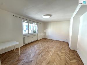 Pronájem bytu 1+1, Praha - Vinohrady, V Horní Stromce, 48 m2