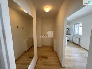 Pronájem bytu 1+1, Praha - Vinohrady, V Horní Stromce, 48 m2