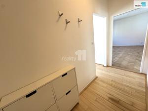 Pronájem bytu 1+1, Praha - Vinohrady, V Horní Stromce, 48 m2