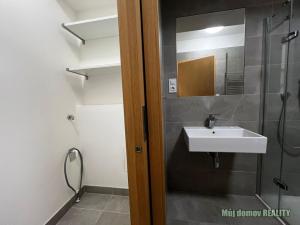 Pronájem bytu 3+kk, Praha - Karlín, Za Karlínským přístavem, 93 m2