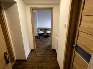 Pronájem bytu 2+1, Chvaletice, 9. května, 52 m2