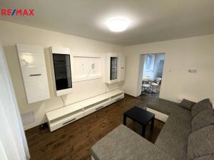 Pronájem bytu 2+1, Chvaletice, 9. května, 52 m2