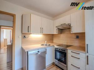Prodej bytu 3+1, Milovice, Spojovací, 56 m2