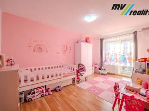 Prodej bytu 3+1, Milovice, Spojovací, 56 m2