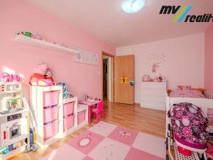 Prodej bytu 3+1, Milovice, Spojovací, 56 m2