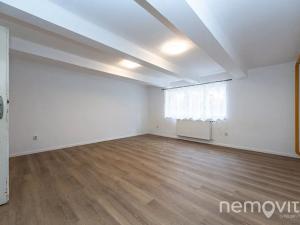 Pronájem bytu 2+kk, Praha - Kobylisy, Na Stírce, 46 m2