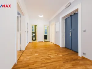 Pronájem kanceláře, Praha - Staré Město, Staroměstské náměstí, 195 m2