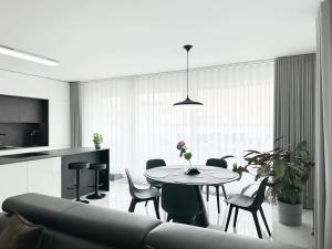 Pronájem bytu 3+kk, Praha - Karlín, Křižíkova, 131 m2