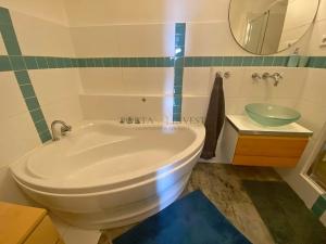 Pronájem bytu 2+kk, Praha - Troja, Krynická, 47 m2