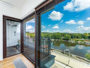 Pronájem bytu 2+kk, Praha, Jankovcova, 54 m2
