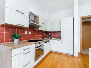 Pronájem bytu 2+kk, Praha, Jankovcova, 54 m2