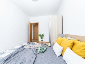 Pronájem bytu 2+kk, Praha, Jankovcova, 54 m2