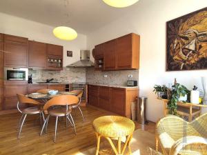 Prodej bytu 4+kk, Praha - Hradčany, Na valech, 123 m2