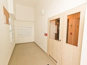 Pronájem bytu 1+kk, Praha - Horní Měcholupy, 40 m2