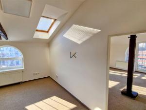 Pronájem kanceláře, Praha - Smíchov, Nádražní, 69 m2