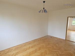 Pronájem bytu 2+1, Kralupy nad Vltavou - Lobeček, nám. Mládežníků, 53 m2