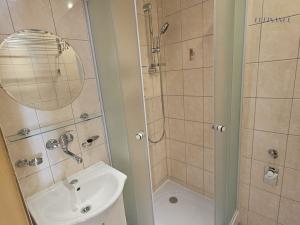 Pronájem bytu 2+1, Kralupy nad Vltavou - Lobeček, nám. Mládežníků, 53 m2