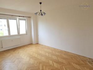 Pronájem bytu 2+1, Kralupy nad Vltavou - Lobeček, nám. Mládežníků, 53 m2