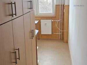 Pronájem bytu 2+1, Kralupy nad Vltavou - Lobeček, nám. Mládežníků, 53 m2