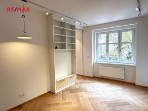 Pronájem bytu 2+kk, Praha - Vysočany, Špitálská, 55 m2