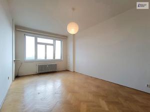 Pronájem bytu 1+kk, Praha - Vinohrady, Hradešínská, 32 m2