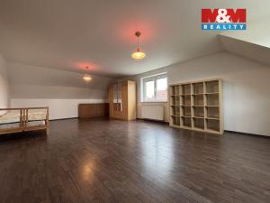 Pronájem rodinného domu, Dynín, 200 m2