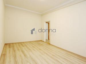 Pronájem bytu 2+kk, Praha, Viklefova, 42 m2