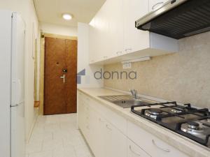 Pronájem bytu 2+kk, Praha, Viklefova, 42 m2