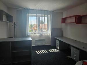 Pronájem kanceláře, Milovice, ČSA, 21 m2