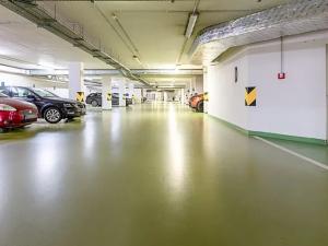 Pronájem garážového stání, Praha - Žižkov, Malešická, 13 m2