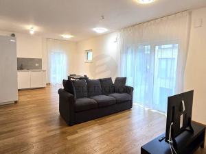 Pronájem bytu 2+kk, Praha - Smíchov, Kobrova, 70 m2