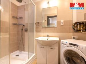 Prodej bytu 2+kk, Praha - Holešovice, V háji, 39 m2