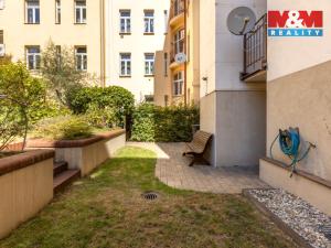Prodej bytu 2+kk, Praha - Holešovice, V háji, 39 m2