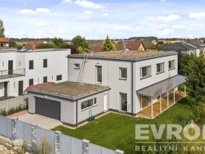 Prodej rodinného domu, Líbeznice, 320 m2