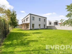 Prodej rodinného domu, Líbeznice, 320 m2