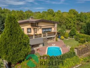 Prodej rodinného domu, Sazená, 225 m2