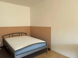 Pronájem bytu 1+kk, Praha - Troja, Hnězdenská, 40 m2